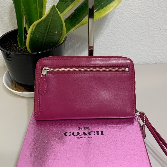 💕👜Coach Wristlet Wallet - Picture 3 of 8
